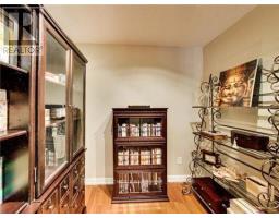 1001 - 111 Elizabeth Street, Toronto, ON M5G1P7 Photo 11