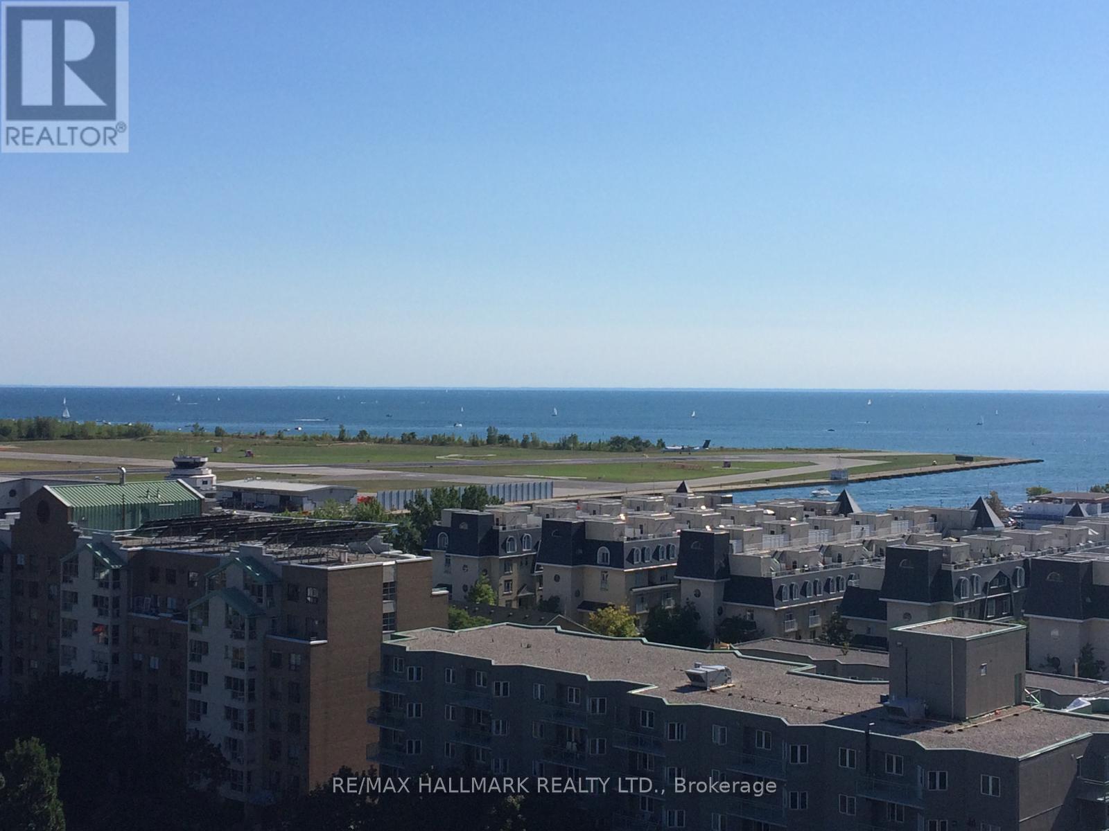 650 Queens Quay West — photo 10