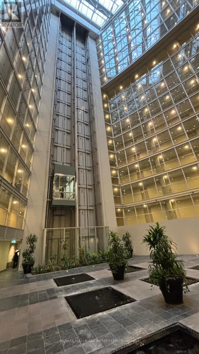 650 Queens Quay West — photo 14