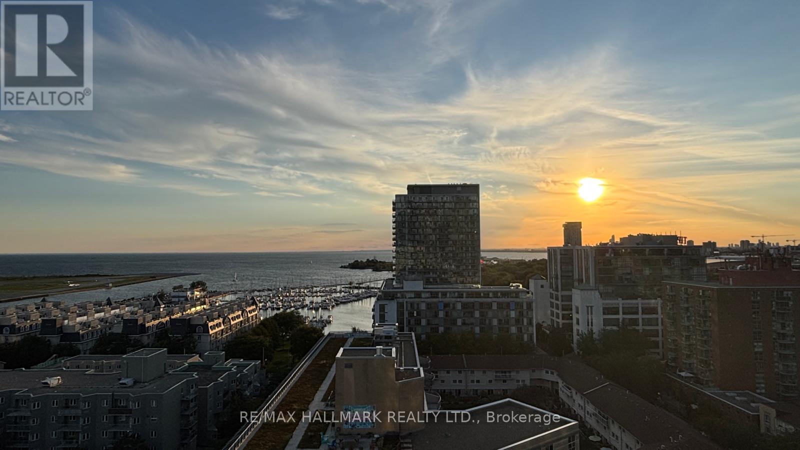 650 Queens Quay West — photo 17