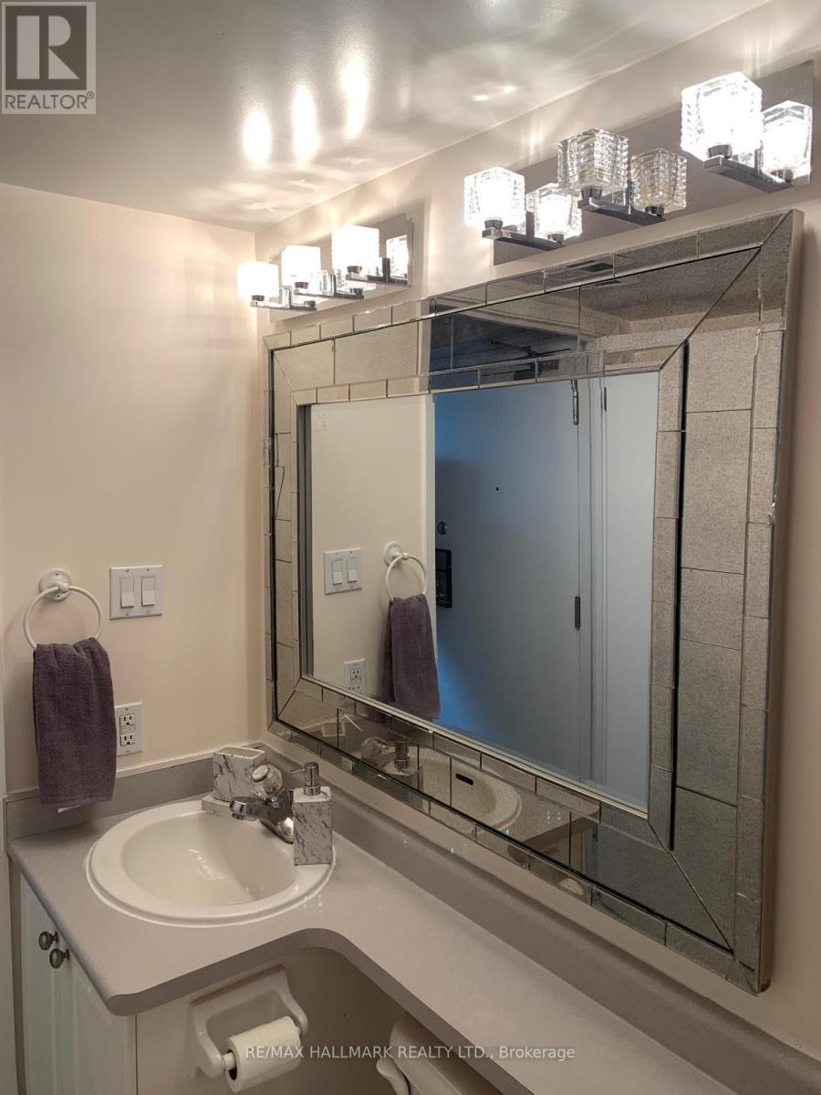 650 Queens Quay West — photo 7