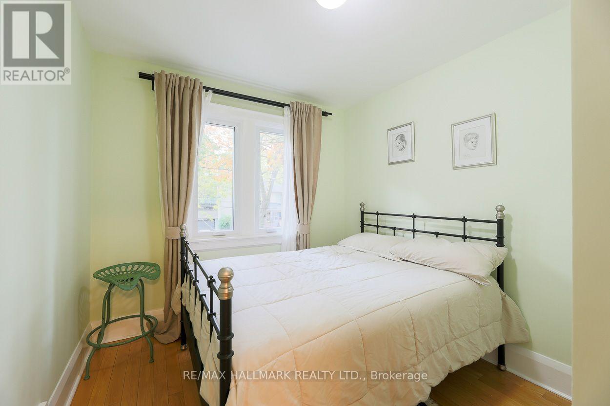 142 HILLSDALE AVENUE E - 18
