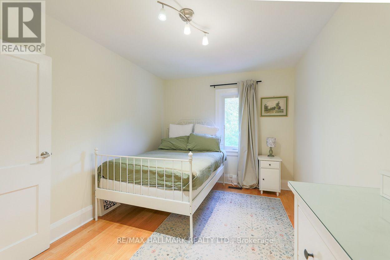 142 Hillsdale Avenue East, Toronto, ON photo 19