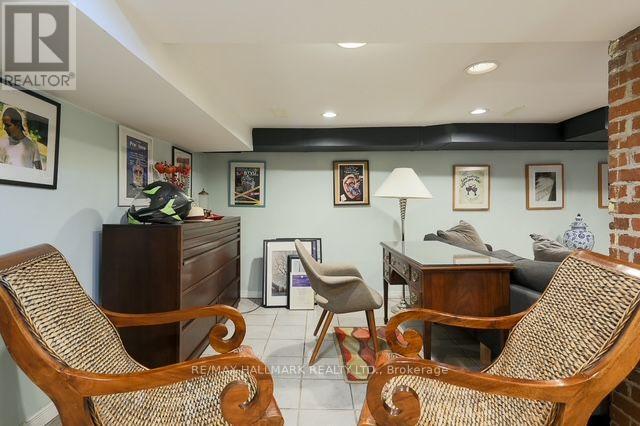 142 HILLSDALE AVENUE E - 26