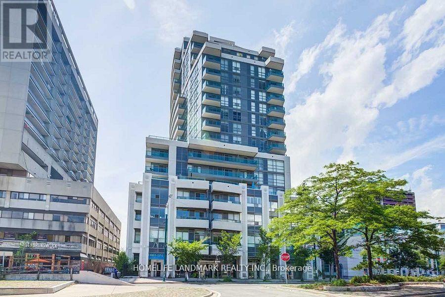 736 Spadina Avenue