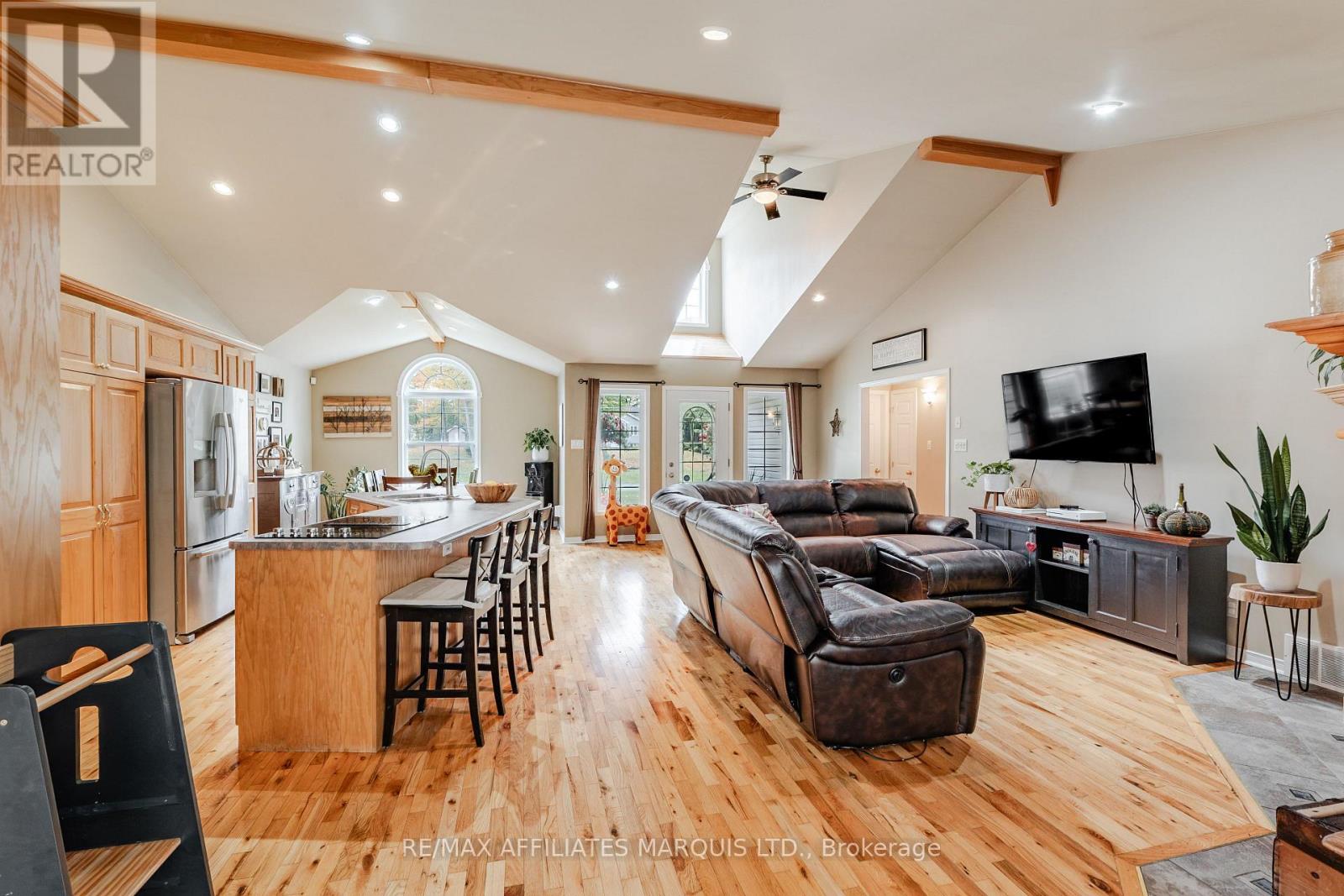 11 Grant Avenue — photo 14