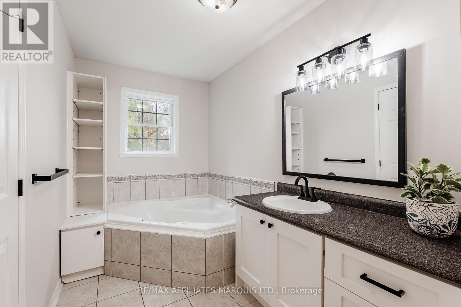 11 Grant Avenue — photo 19