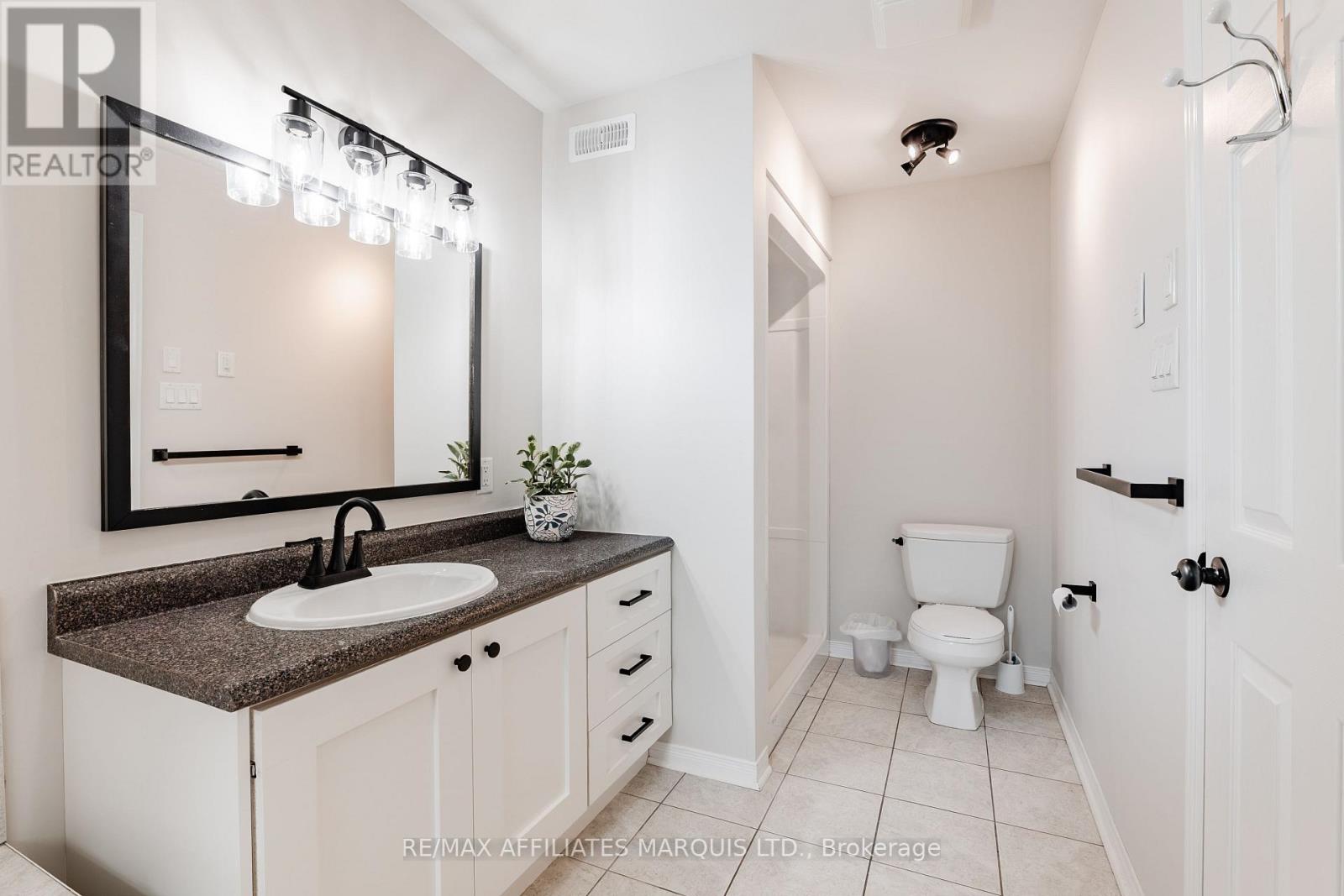 11 Grant Avenue — photo 20