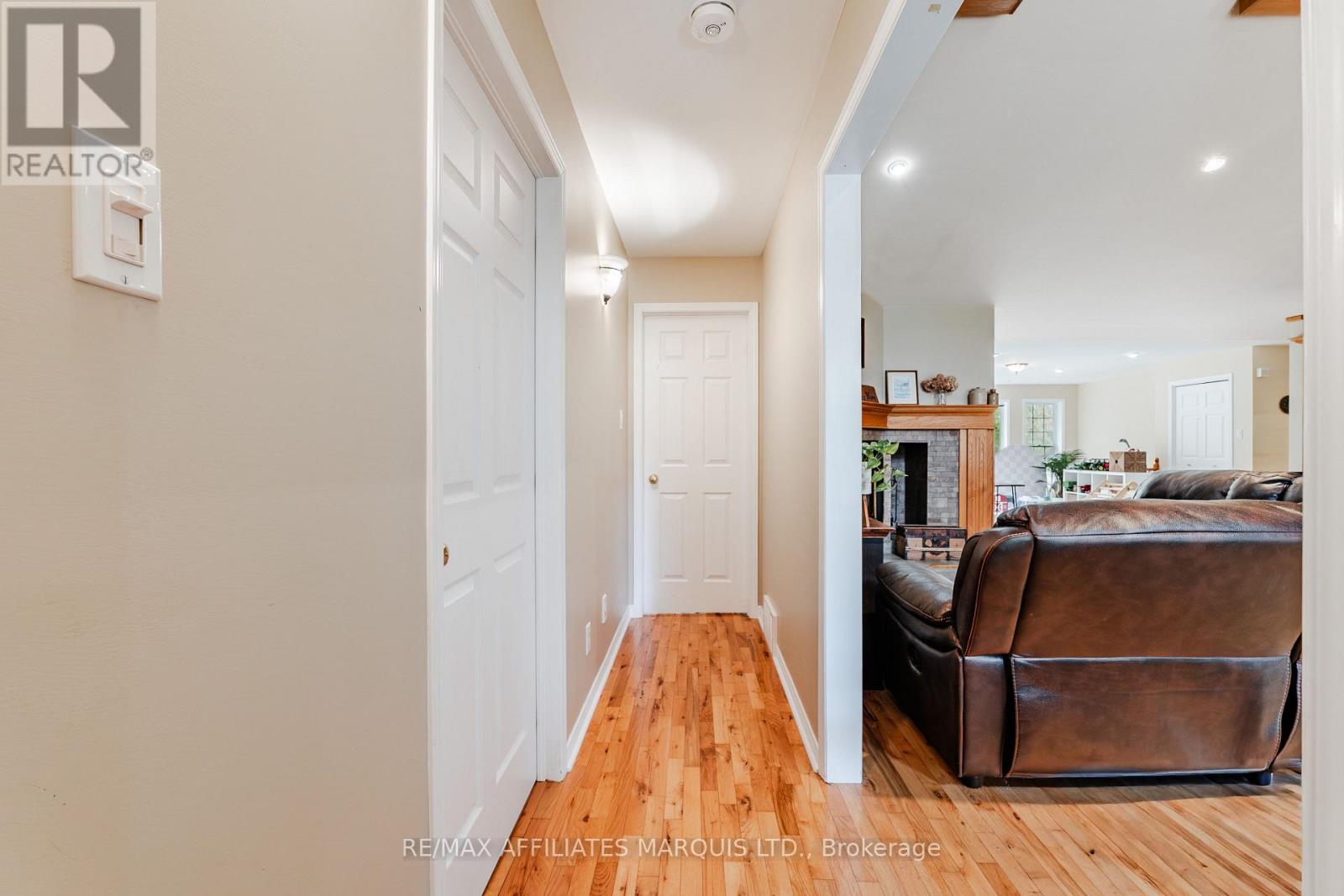 11 Grant Avenue — photo 21