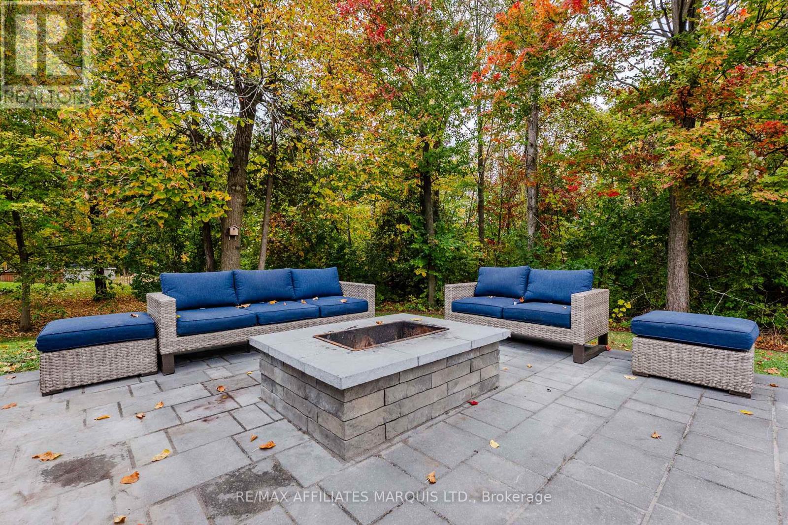 11 Grant Avenue — photo 37