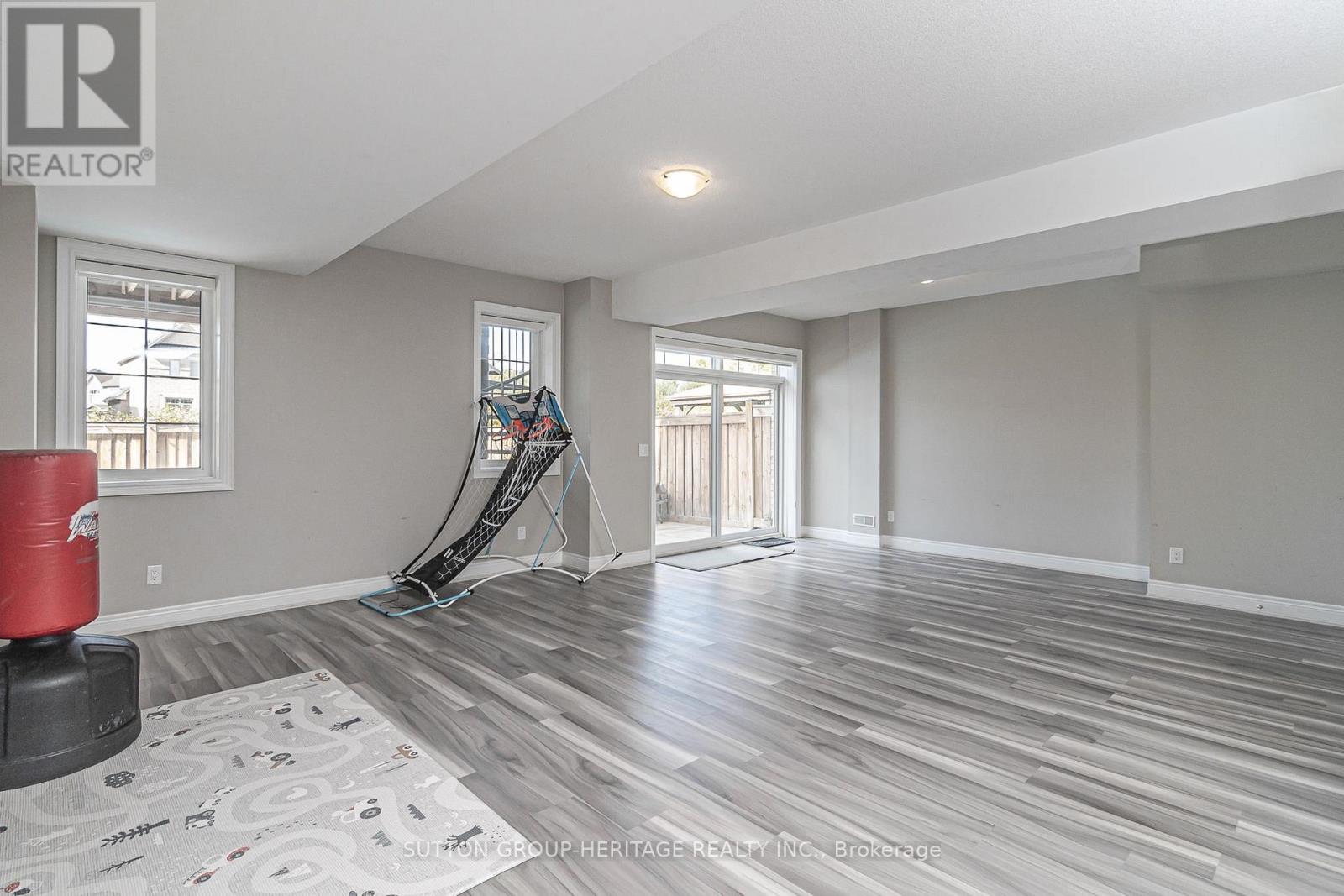 10 Beaverdams Drive — photo 42