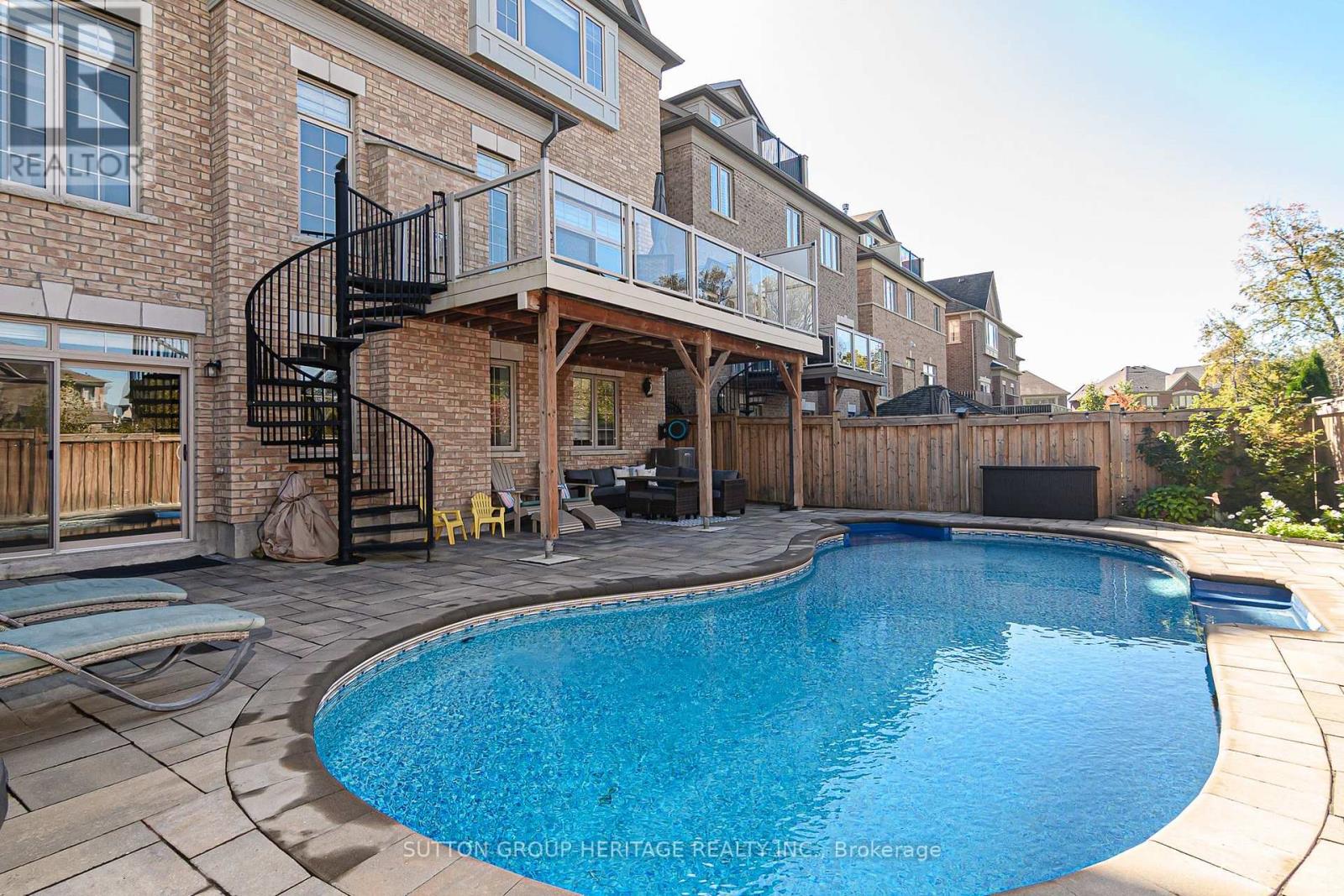 10 Beaverdams Drive — photo 46