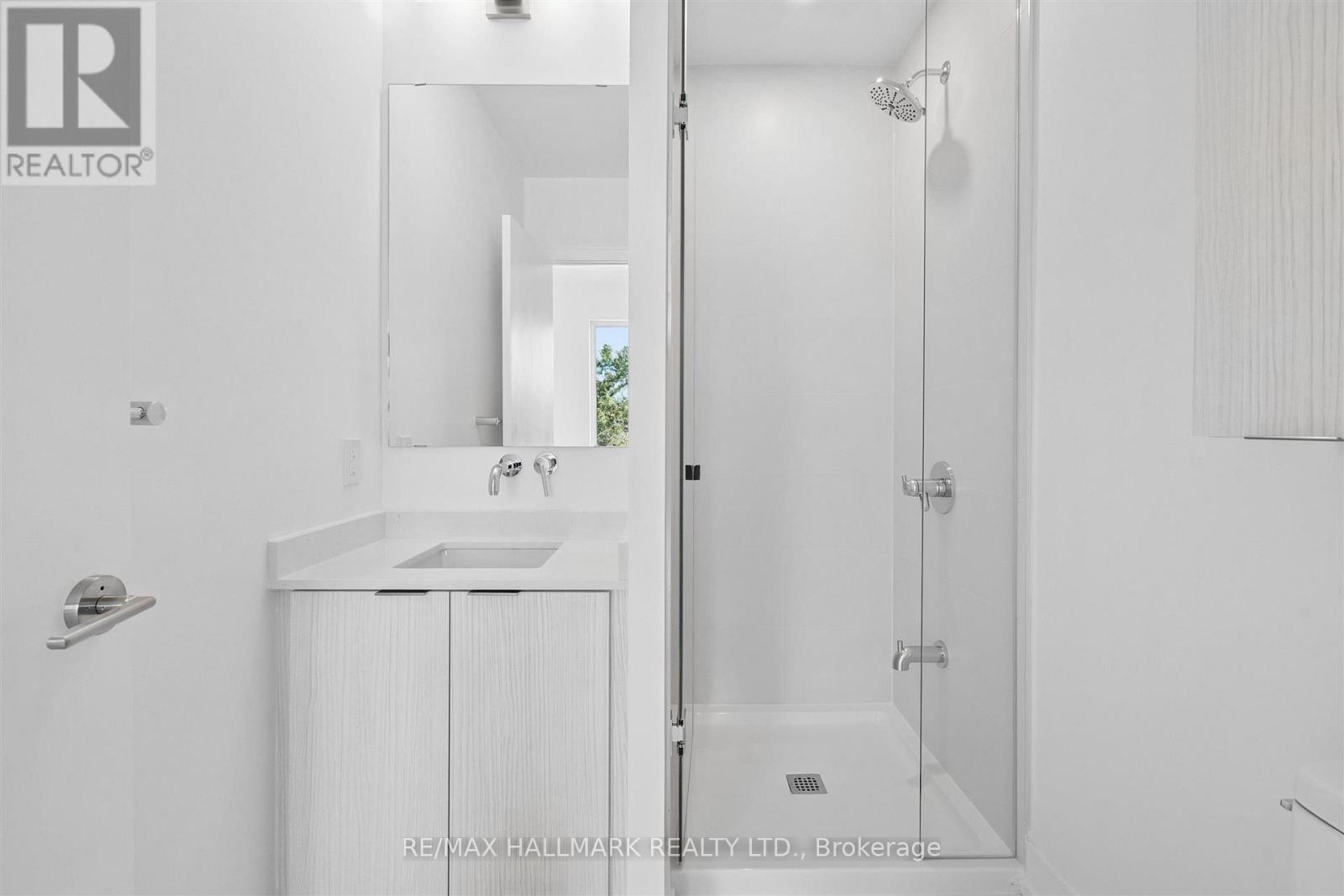 176 Clonmore Avenue — photo 39