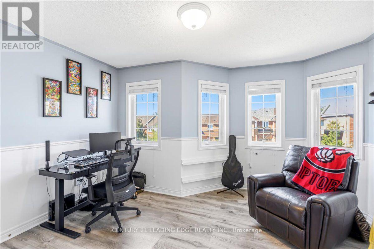 347 Woodfern Way, Newmarket, ON photo 25