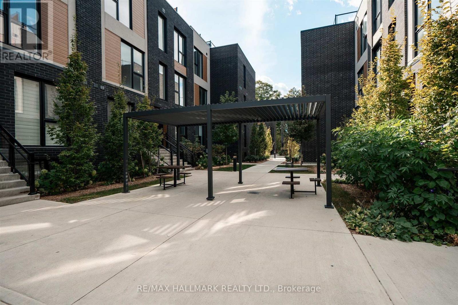 176 Clonmore Avenue — photo 8