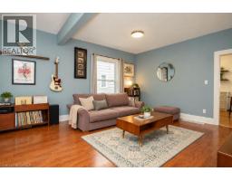 Living room/Dining room - 11 Stirton Avenue, Brantford, ON N3T1E2 Photo 6