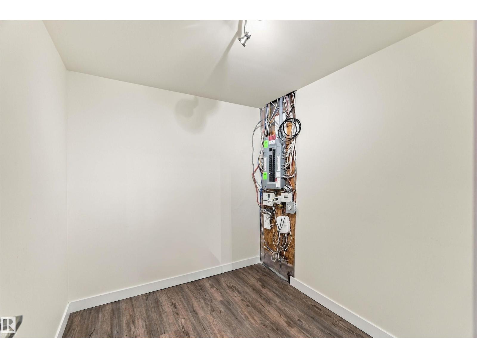3 PETER ST - 40