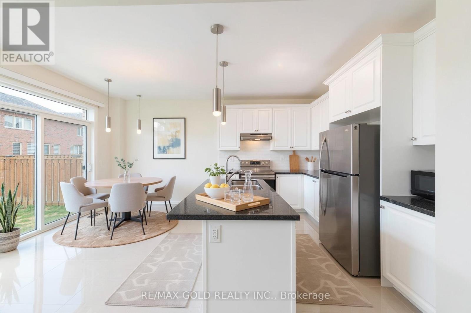 83 Selby Crescent — photo 2