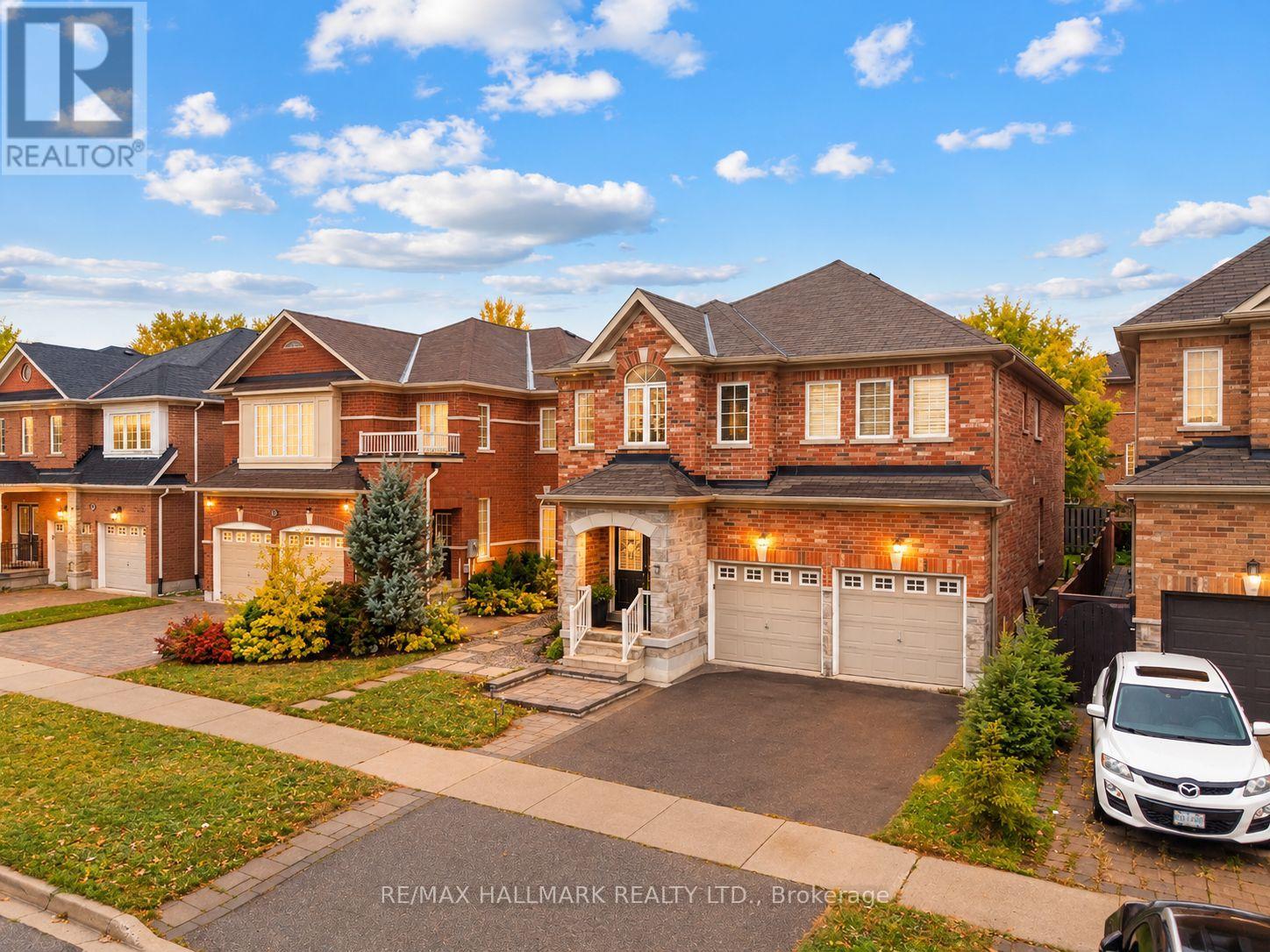 4 Rothbury Road, Richmond Hill, ON photo 3