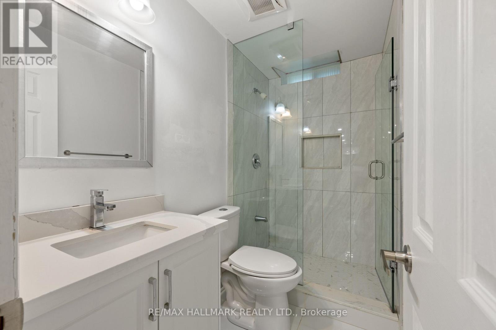 4 Rothbury Road, Richmond Hill, ON photo 44
