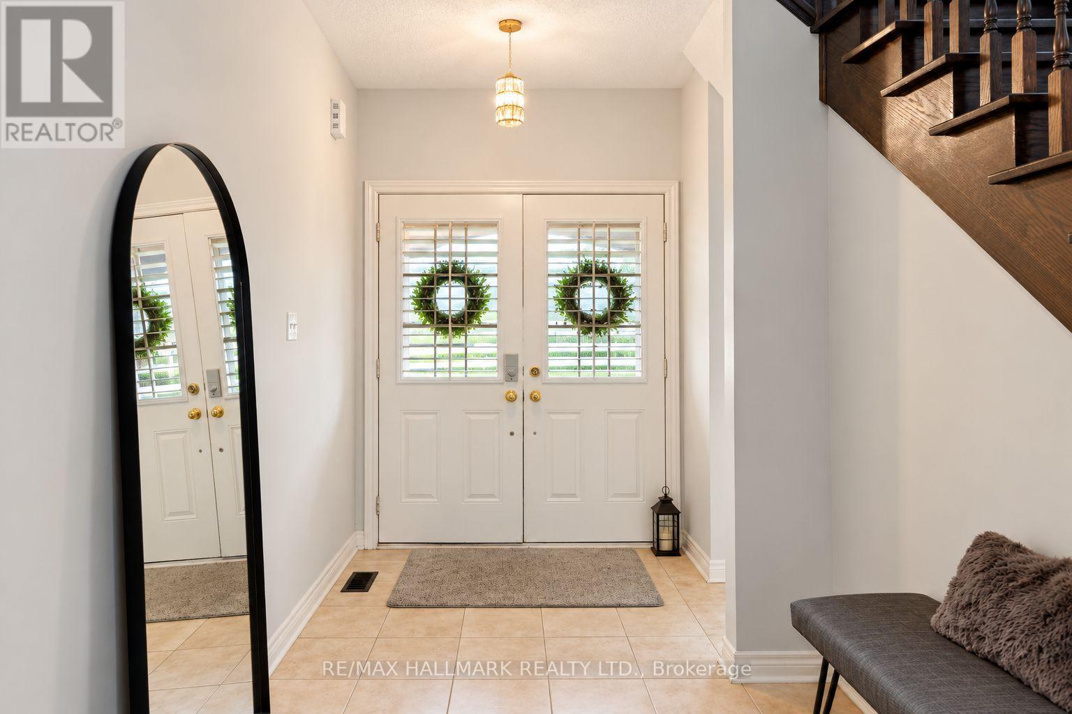 4 Rothbury Road, Richmond Hill, ON photo 5