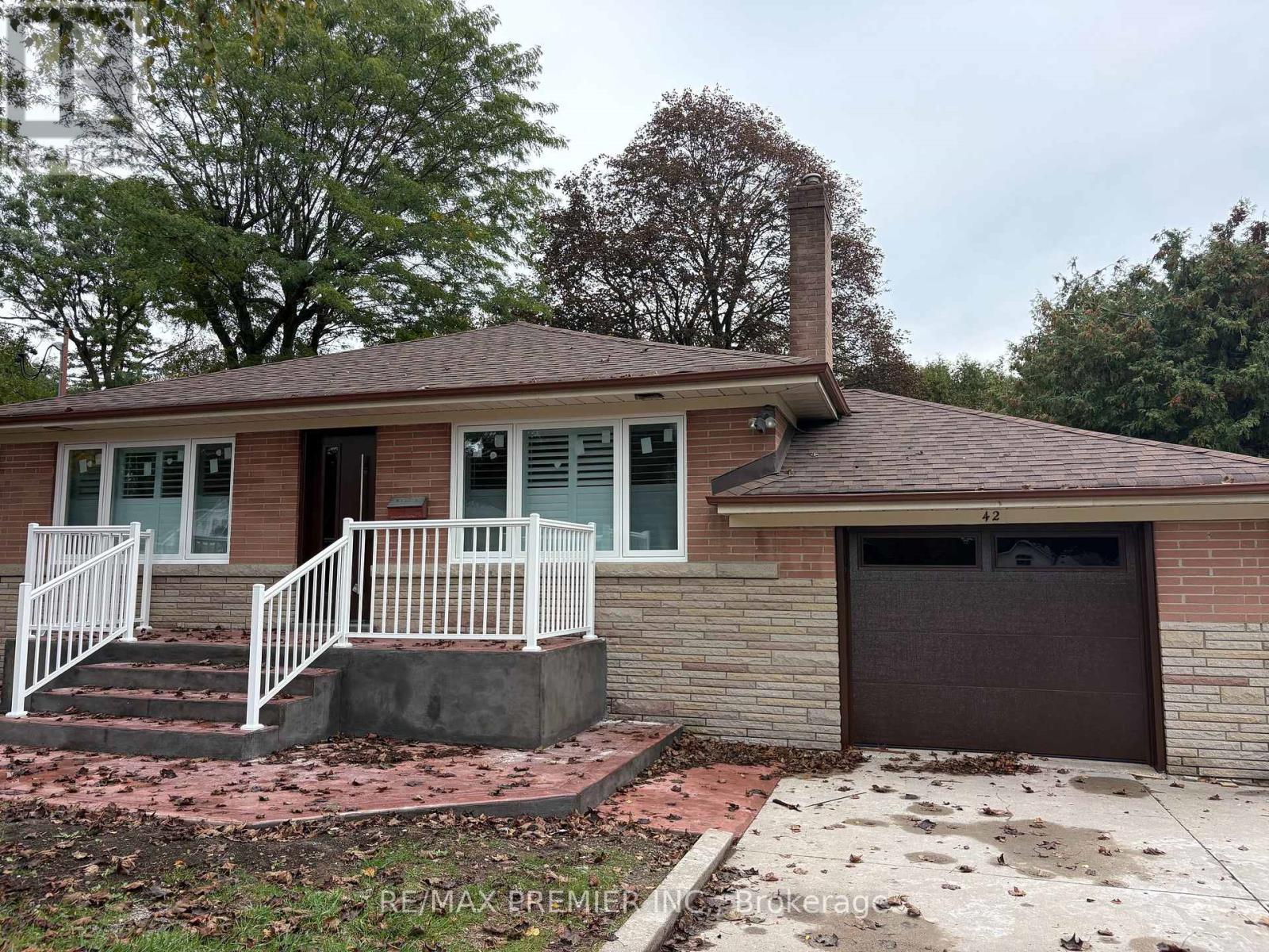 42 Rougecrest Drive — photo 2