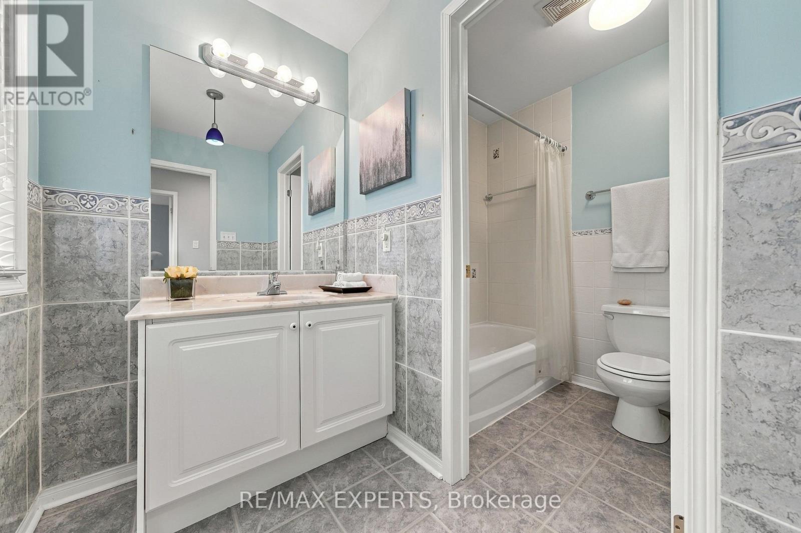 27 Mallard Marsh Crescent, Richmond Hill, ON photo 24