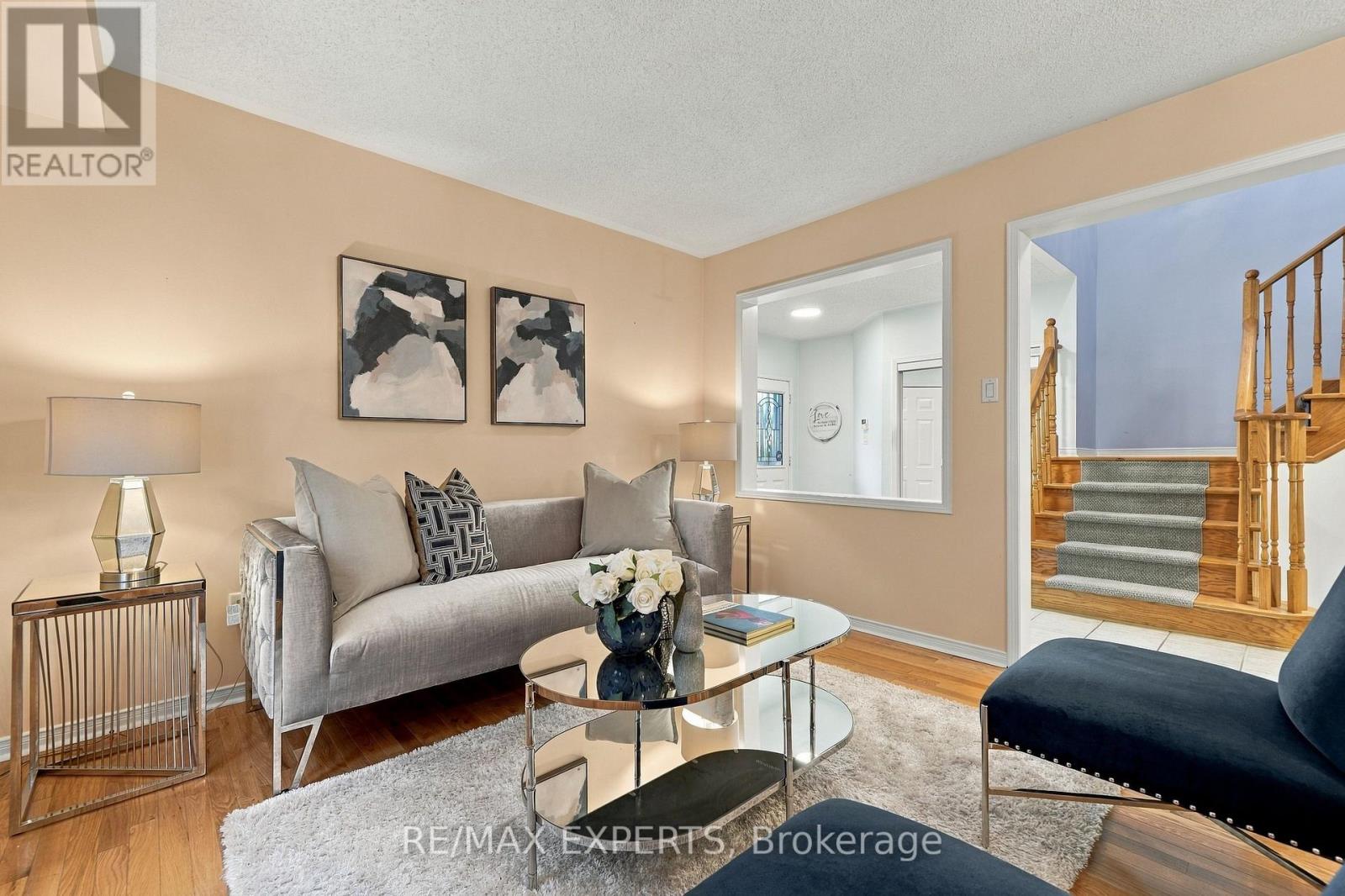 27 Mallard Marsh Crescent, Richmond Hill, ON photo 8