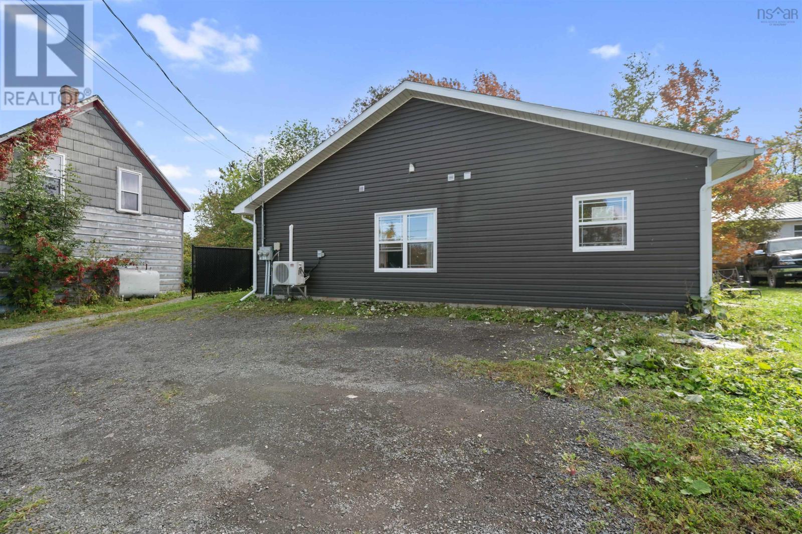 Property 4 of 16 of 428 Stewart Street