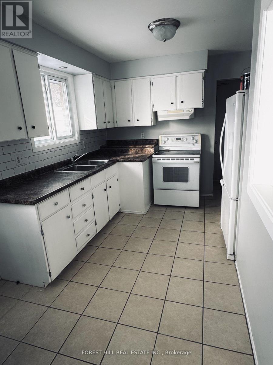 30 Bernick Drive, Barrie, ON photo 3