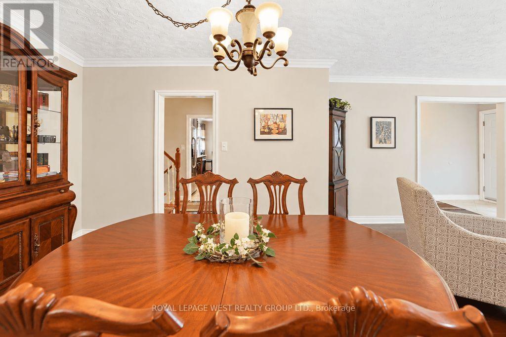 292 LA ROSE AVENUE - 14