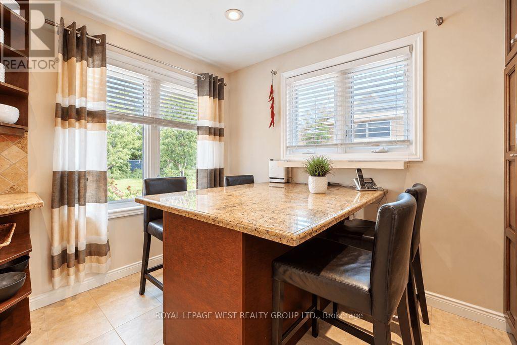292 La Rose Avenue, Toronto, ON photo 18