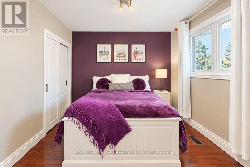 292 LA ROSE AVENUE - 26