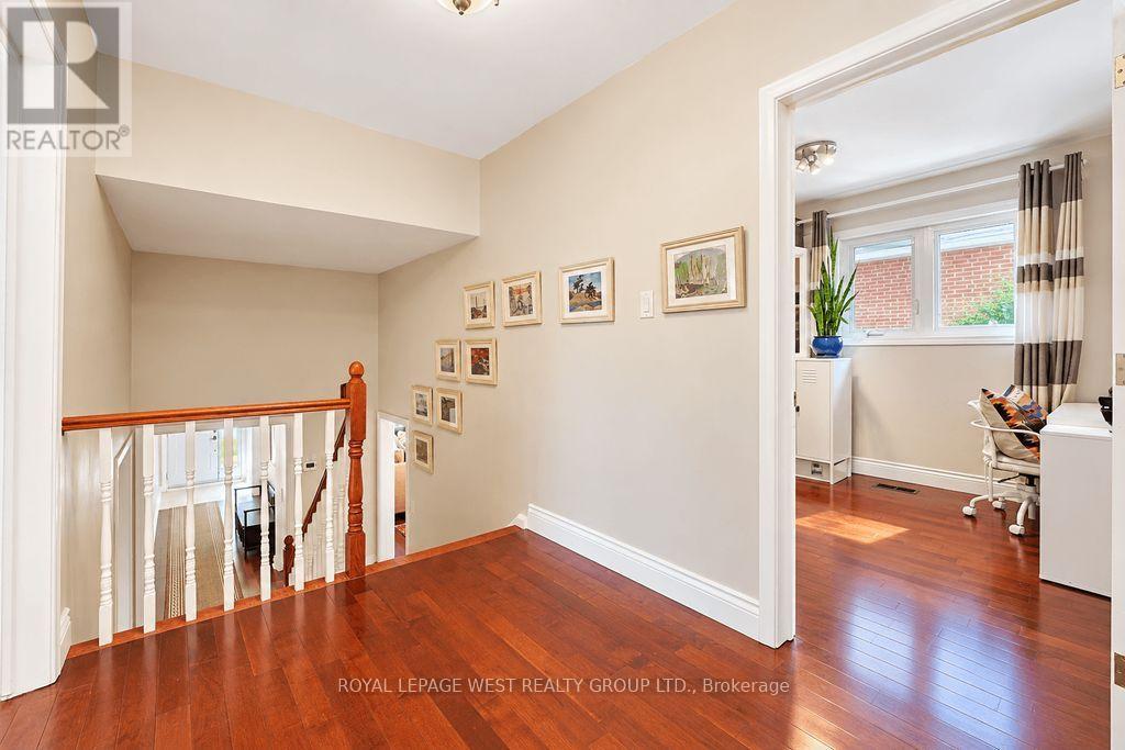 292 LA ROSE AVENUE - 29