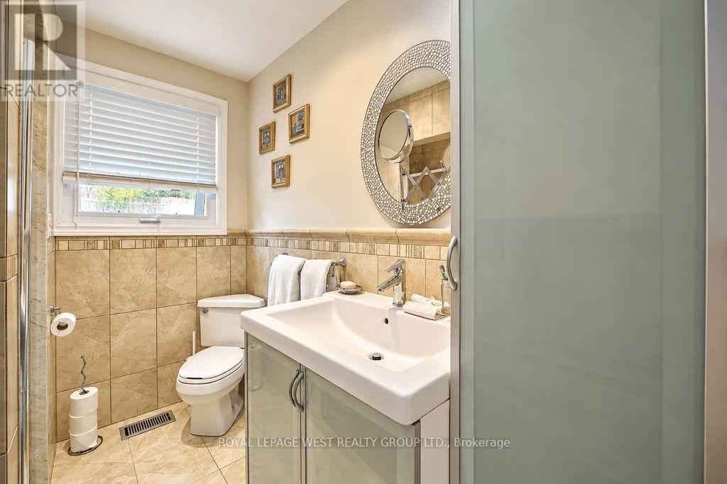 292 La Rose Avenue, Toronto, ON photo 37