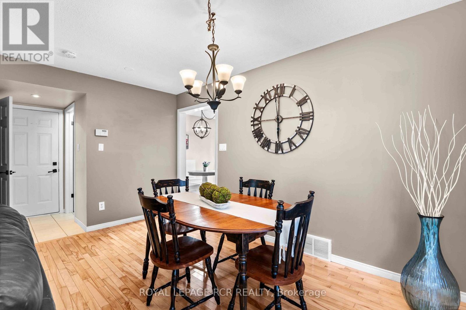 6 GRAHAM CRESCENT - Image 11