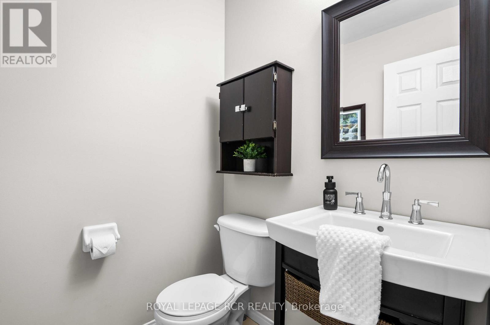 6 GRAHAM CRESCENT - Image 12