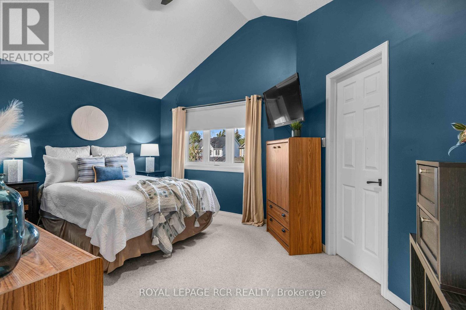 6 GRAHAM CRESCENT - Image 19