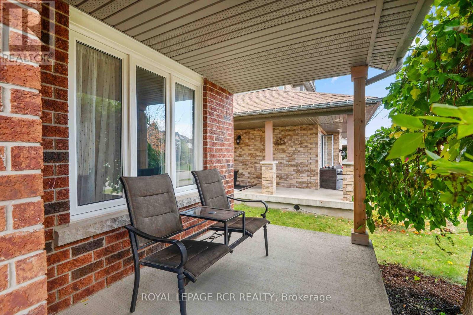 6 GRAHAM CRESCENT - Image 3