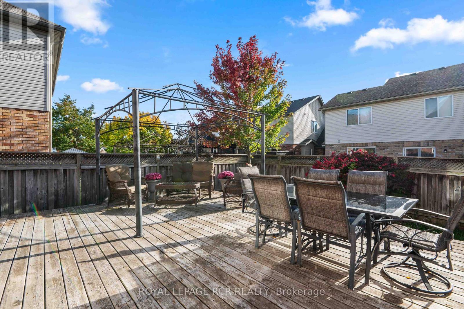 6 GRAHAM CRESCENT - Image 33