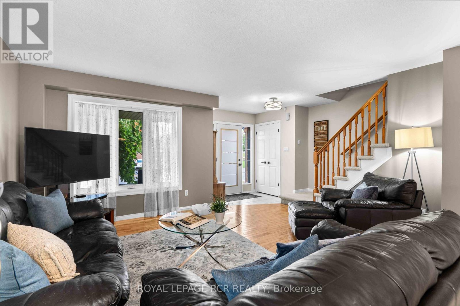6 GRAHAM CRESCENT - Image 8