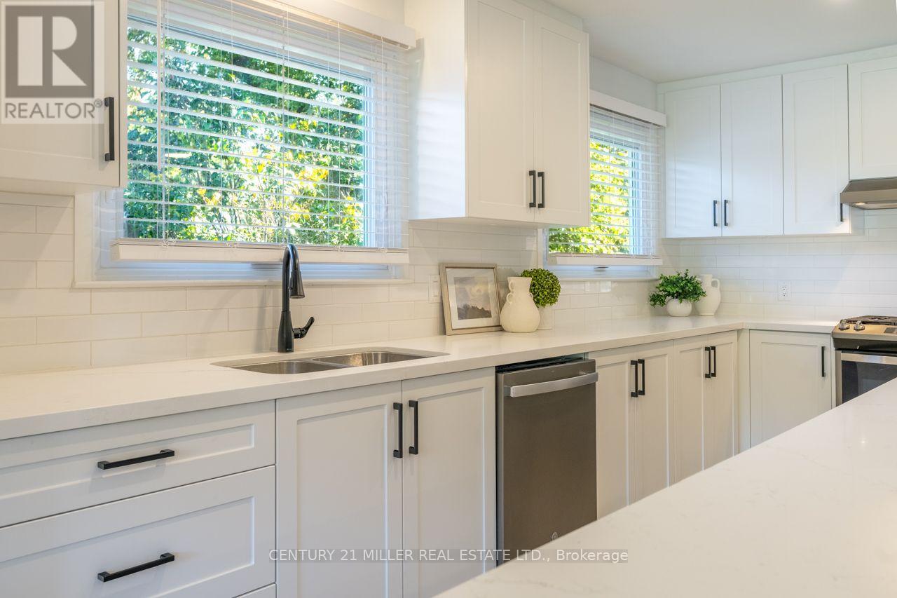 582 Strathcona Court, Milton, ON photo 11