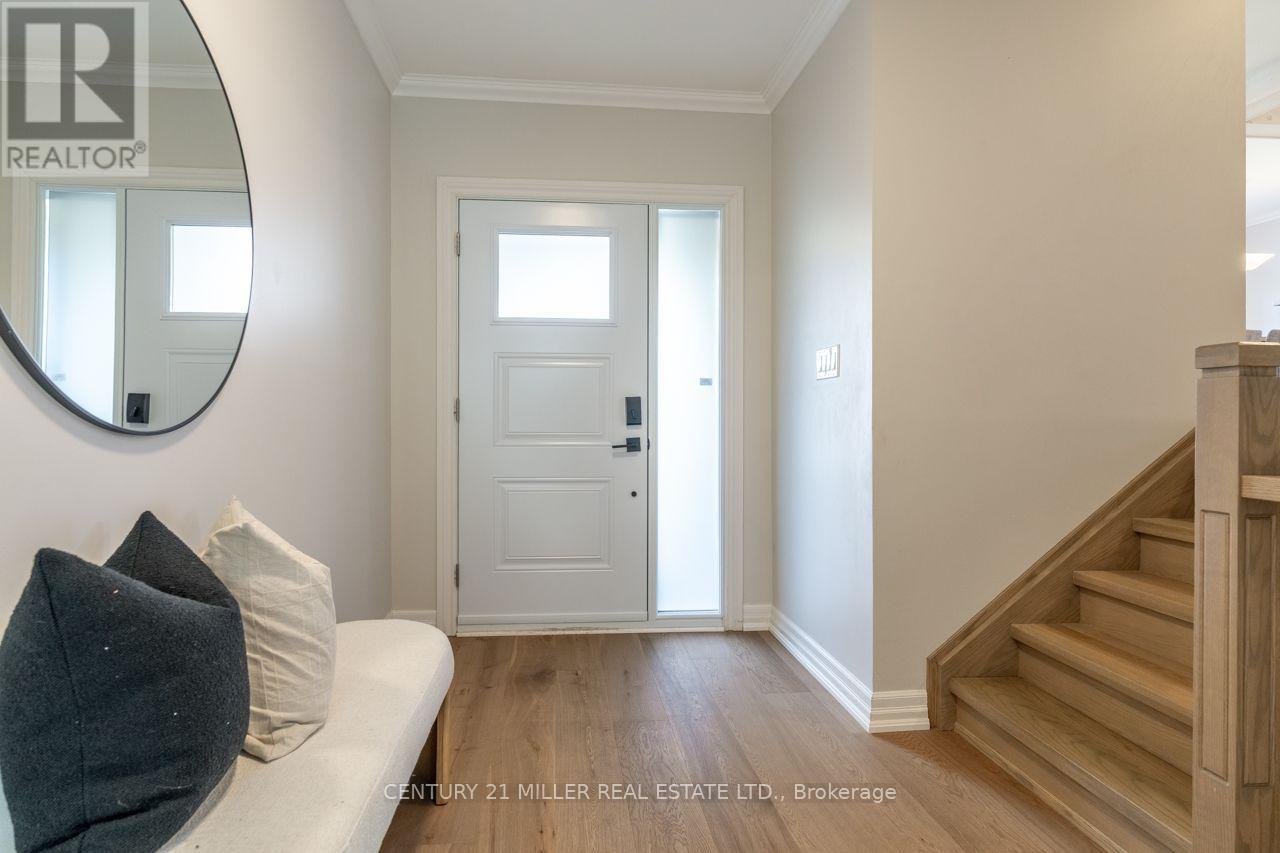 582 Strathcona Court, Milton, ON photo 4