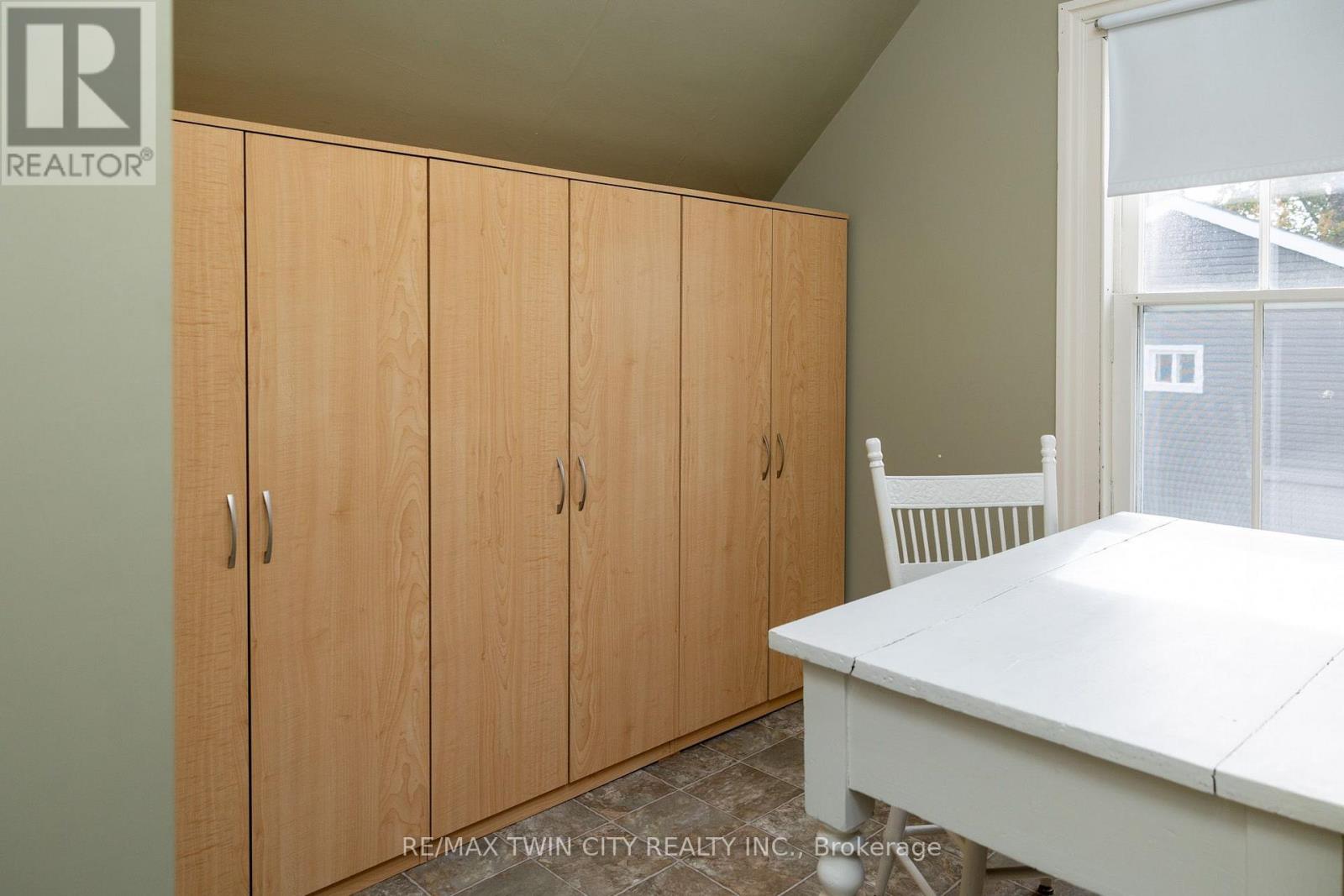 60 SIMCOE Street, Brant, ON photo 22