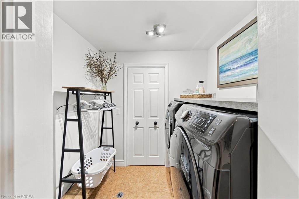 447 King Edward Street — photo 34