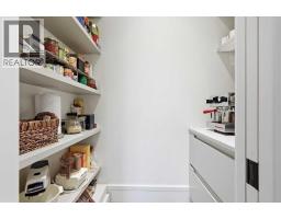 2407 31 Avenue SW - photo 17