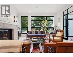 2407 31 Avenue SW - photo 5