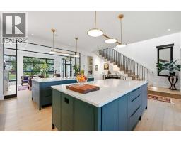 2407 31 Avenue SW - photo 11