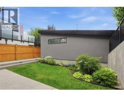 2407 31 Avenue SW - photo 45