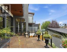 2407 31 Avenue SW - photo 21